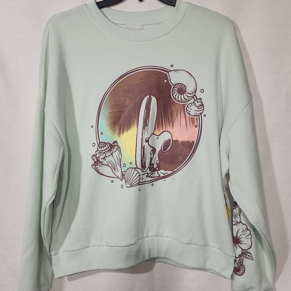 Snoopy surfing green sweatshirt size large